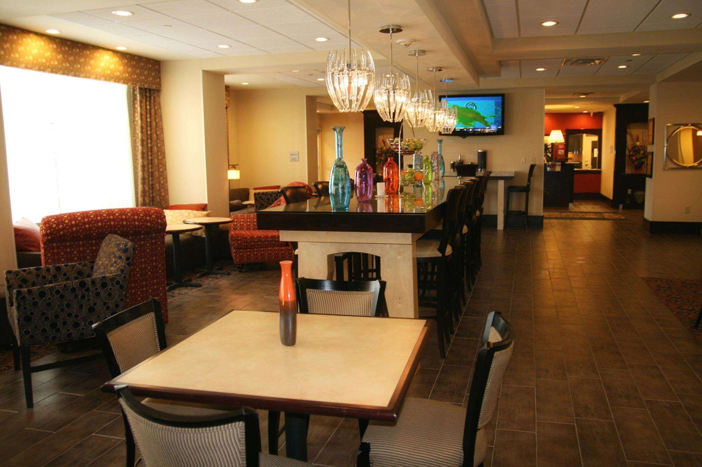 Hampton Inn Orange Restoran fotoğraf